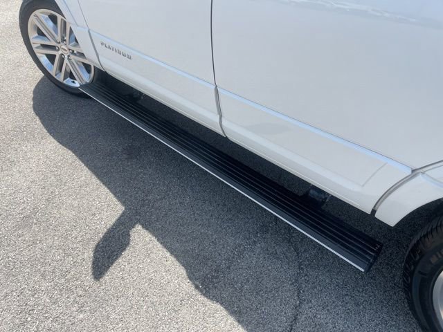 Used 2017 Ford Expedition Platinum image 22