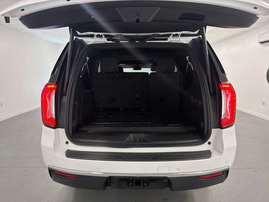 Used 2023 GMC Yukon XL SLT w/ SLT Premium Package RWD image 8