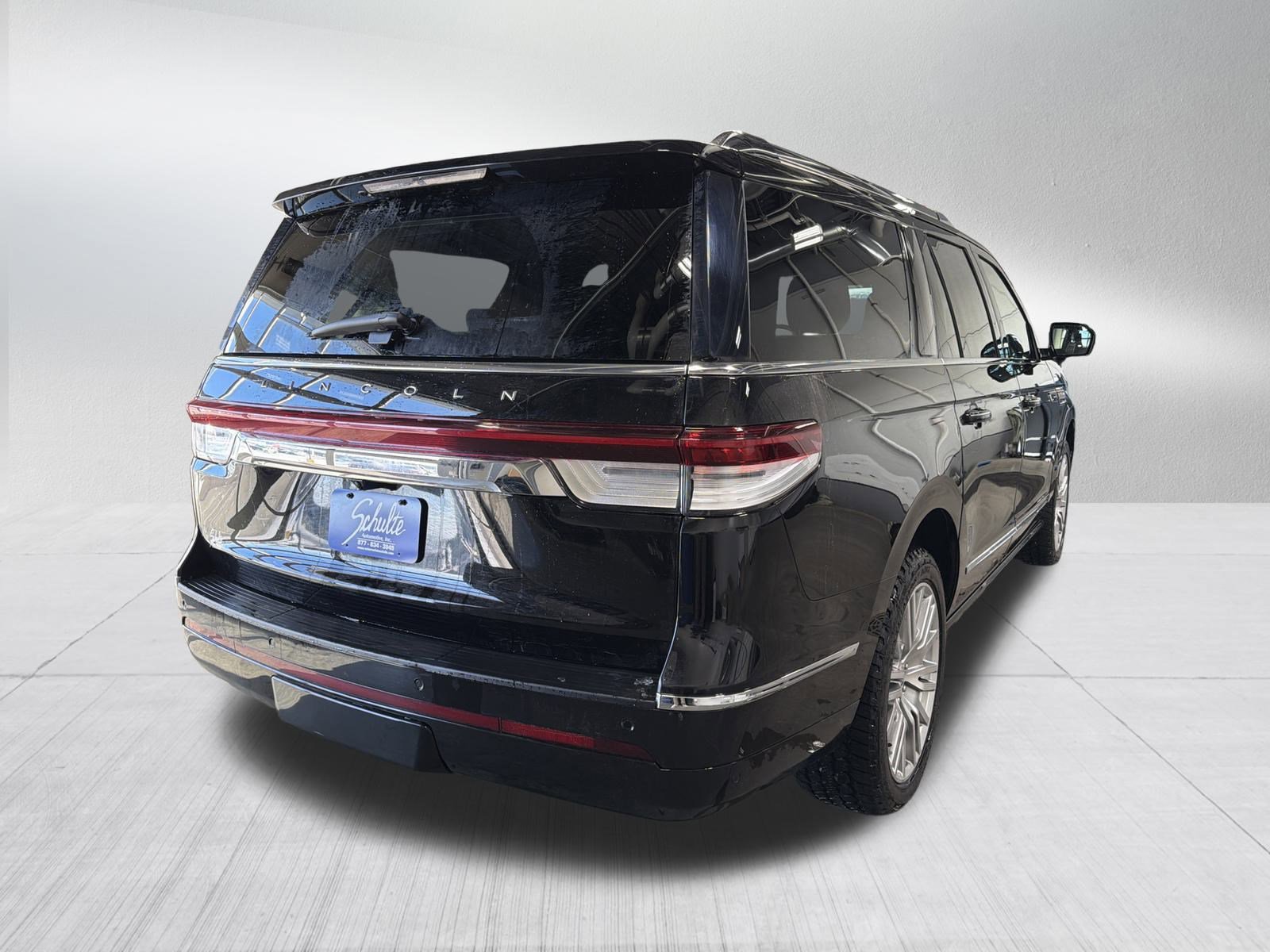 Used 2024 Lincoln Navigator L Reserve image 7