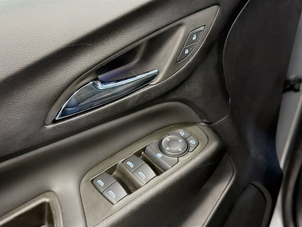 Used 2023 Chevrolet Equinox LT w/ LPO, Floor Liner Package AWD/4WD image 33