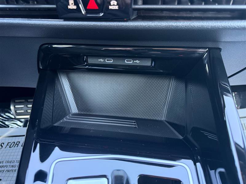 Used 2025 Volkswagen Golf R Black Edition image 27