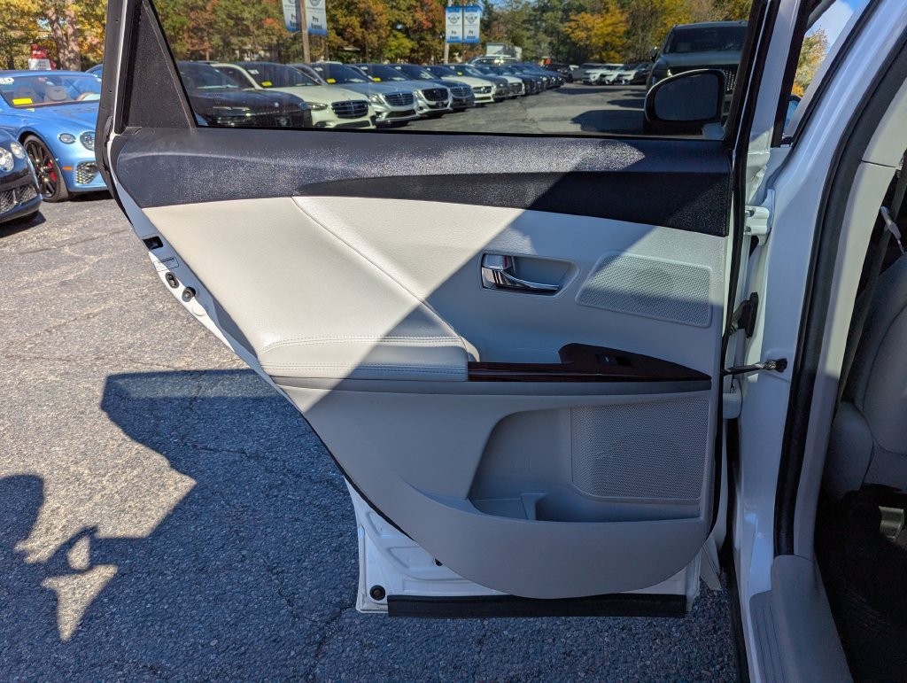 Used 2011 Toyota Venza AWD w/ Premium Pkg #2 image 41