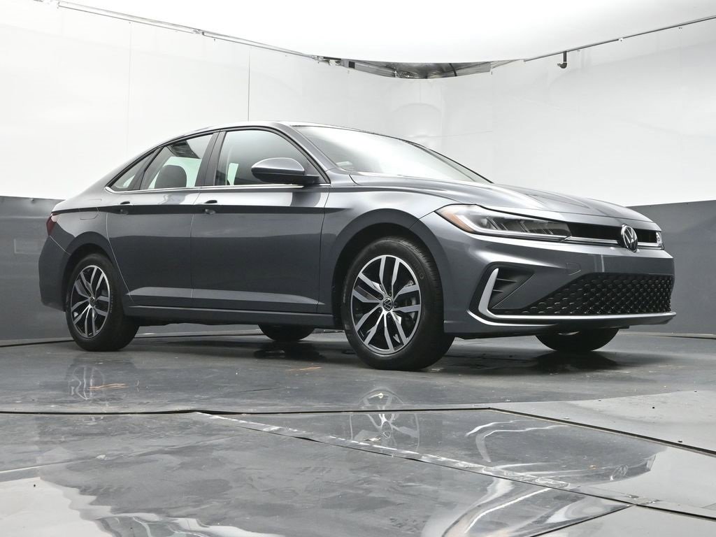 Used 2025 Volkswagen Jetta SE image 39