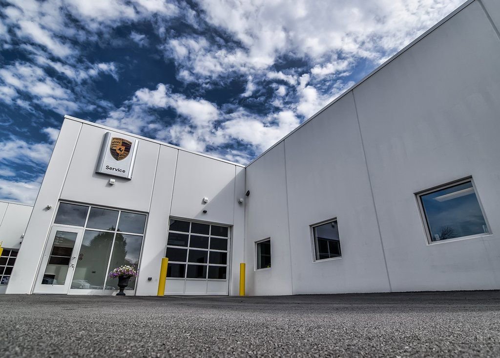 Certified 2023 Porsche Macan image 35