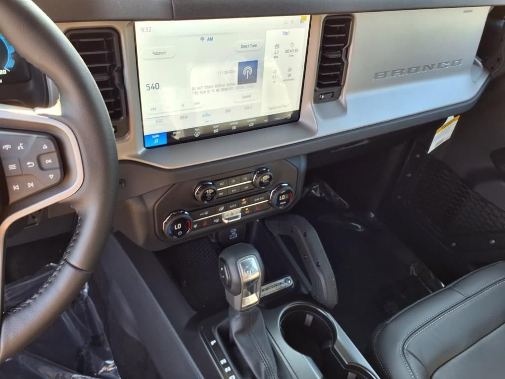 New 2025 Ford Bronco Outer Banks w/ Sasquatch Package image 17