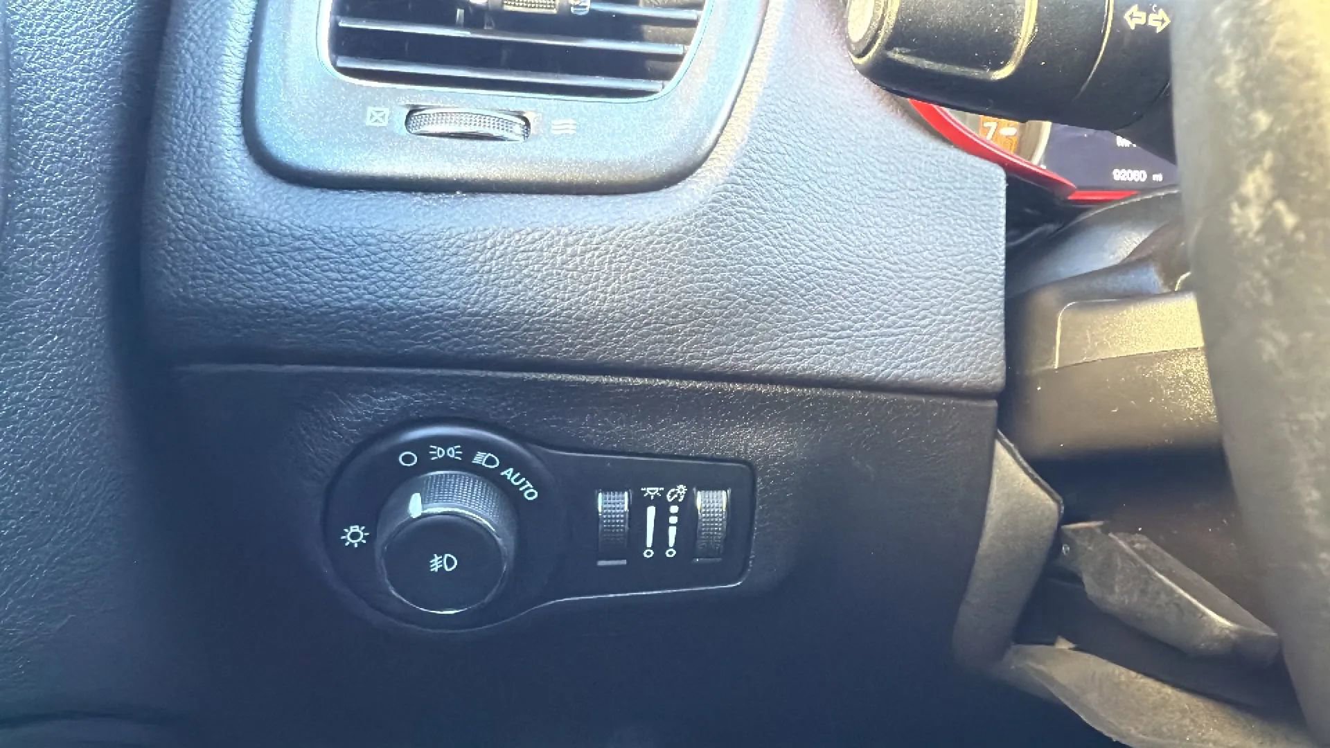 Used 2019 Jeep Compass Trailhawk image 15