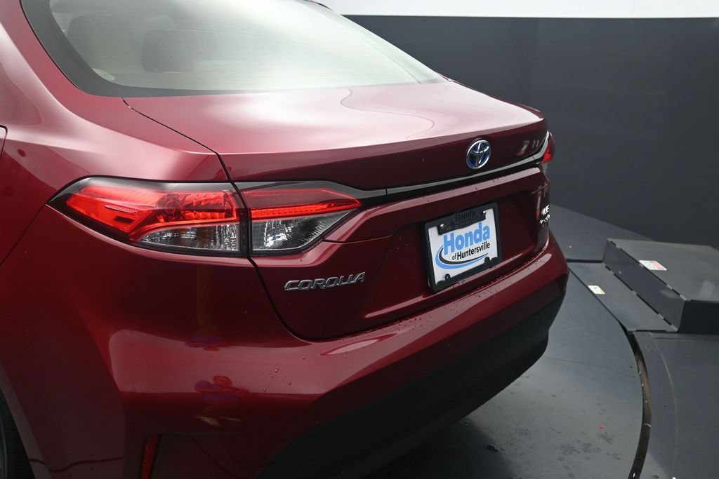 Used 2025 Toyota Corolla LE FWD image 15