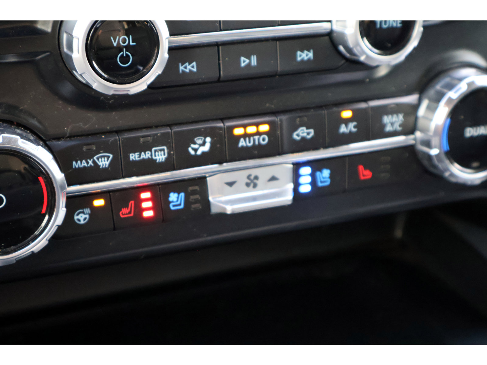 Used 2025 Ford F250 Lariat w/ Lariat Ultimate Package AWD/4WD image 7