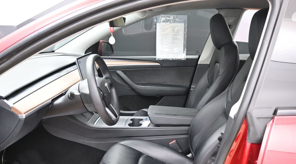 Used 2024 Tesla Model Y Long Range RWD image 16