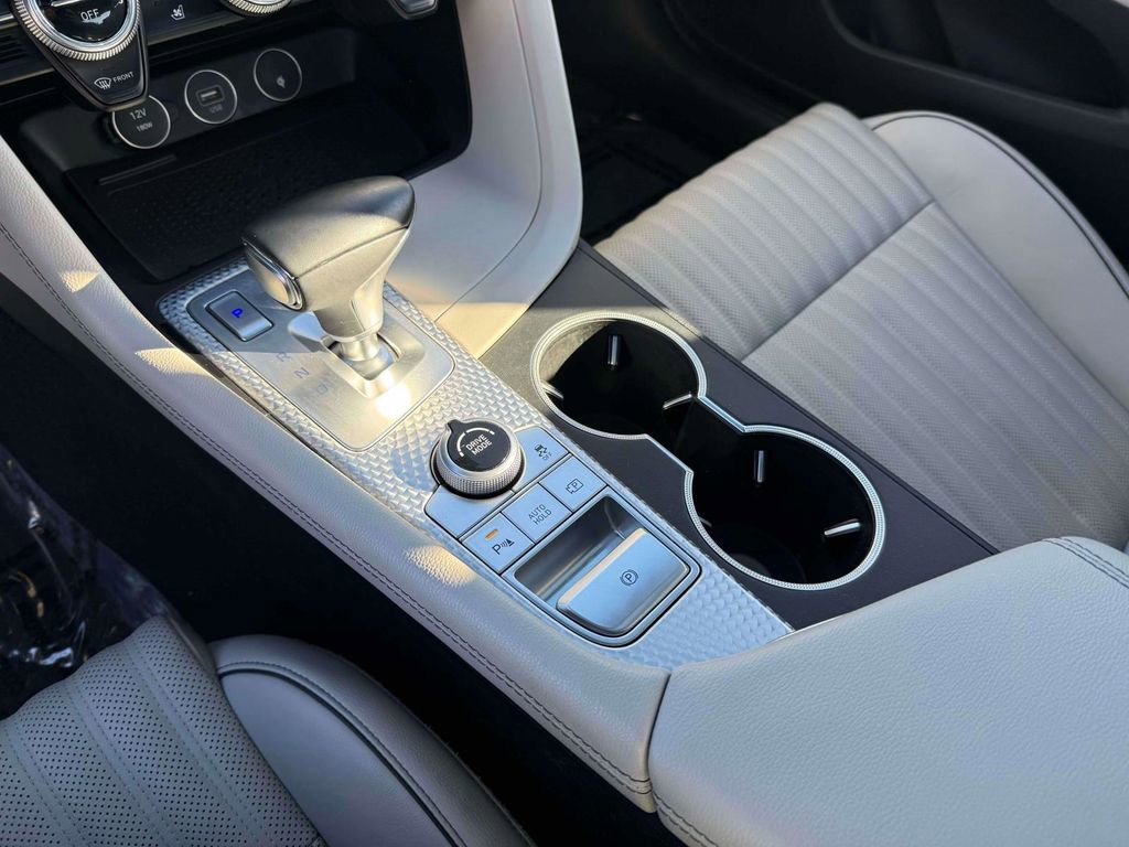 Used 2023 Genesis G70 2.0T w/ Sport Prestige Package image 31