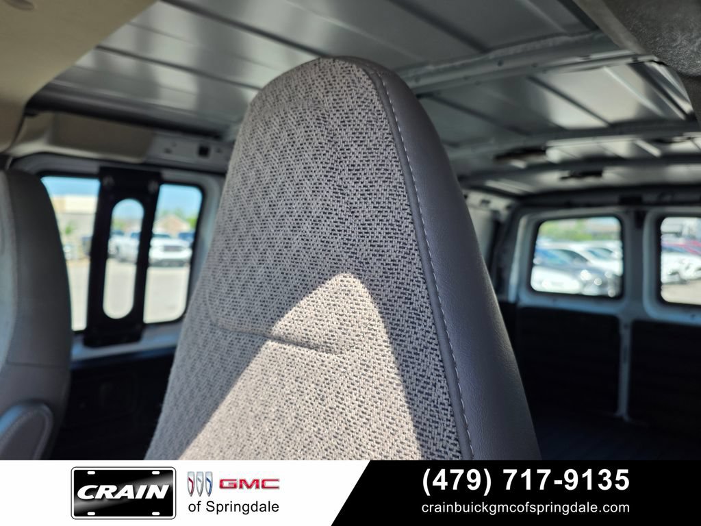 Used 2024 Chevrolet Express 3500 w/ Driver Convenience Package RWD image 20