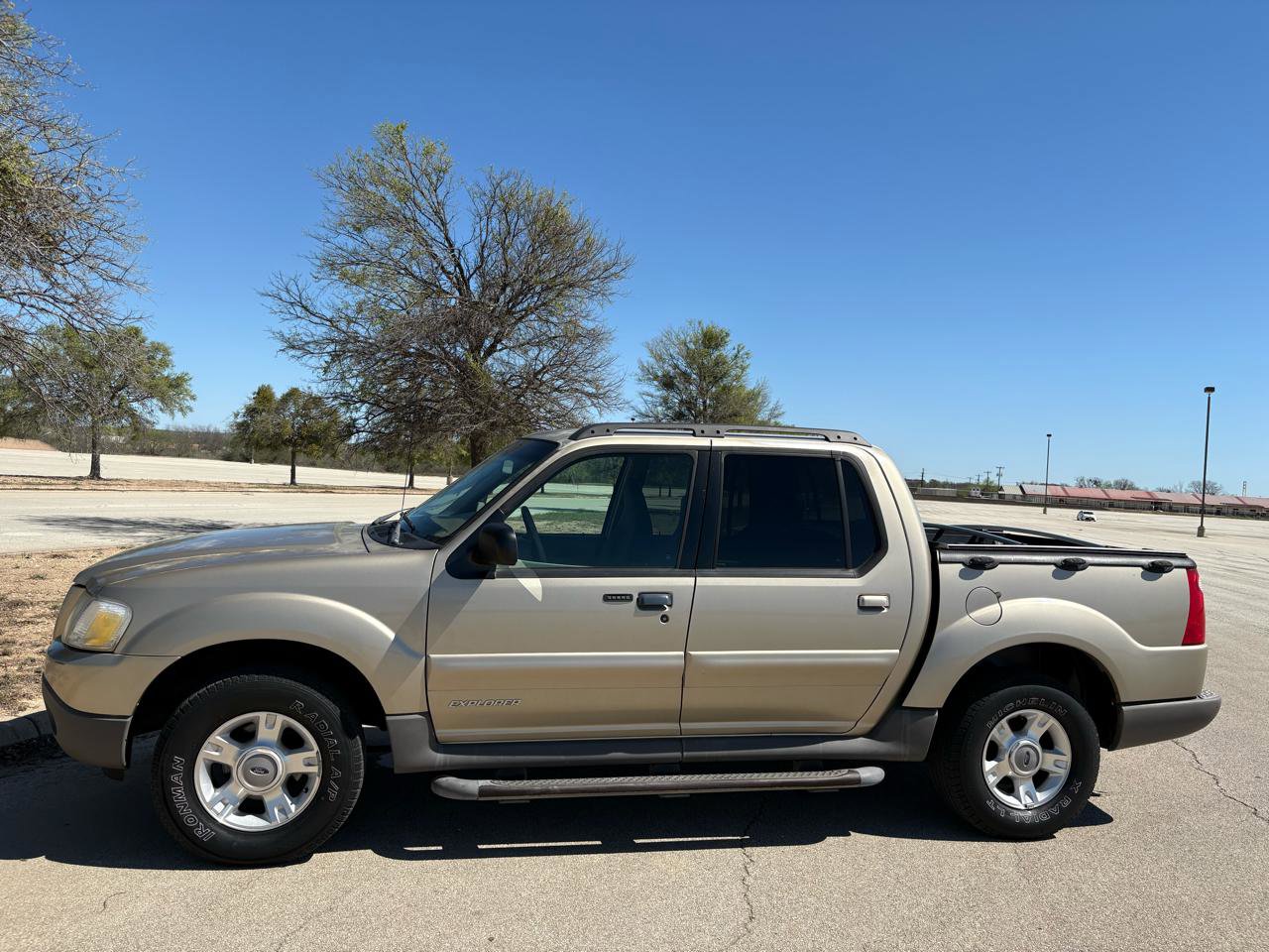 Used 2001 Ford Explorer Sport Trac 2WD image 8