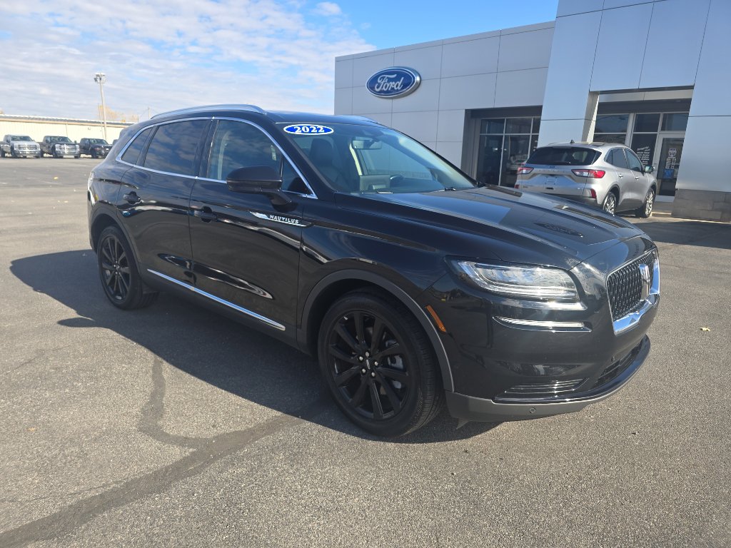 Used 2022 Lincoln Nautilus Reserve w/ Equipment Group 201A image 7