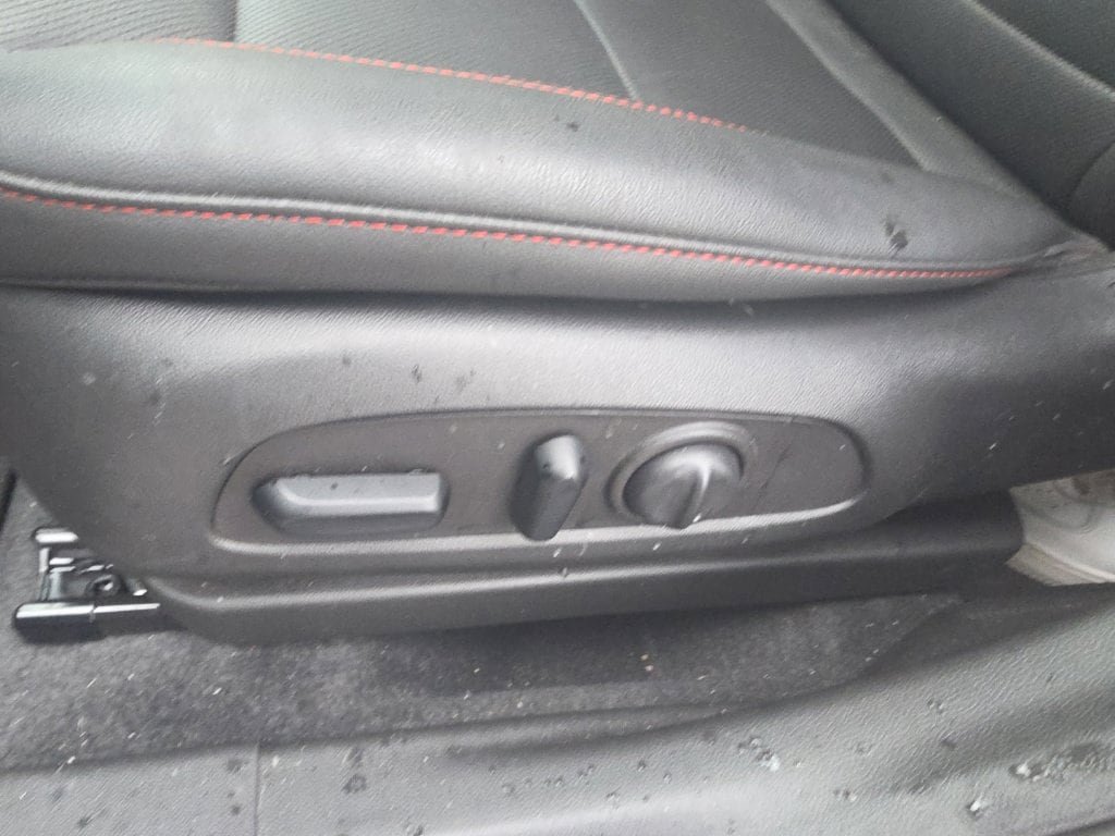 Used 2025 Chevrolet Trax RS w/ Sunroof Package FWD image 12