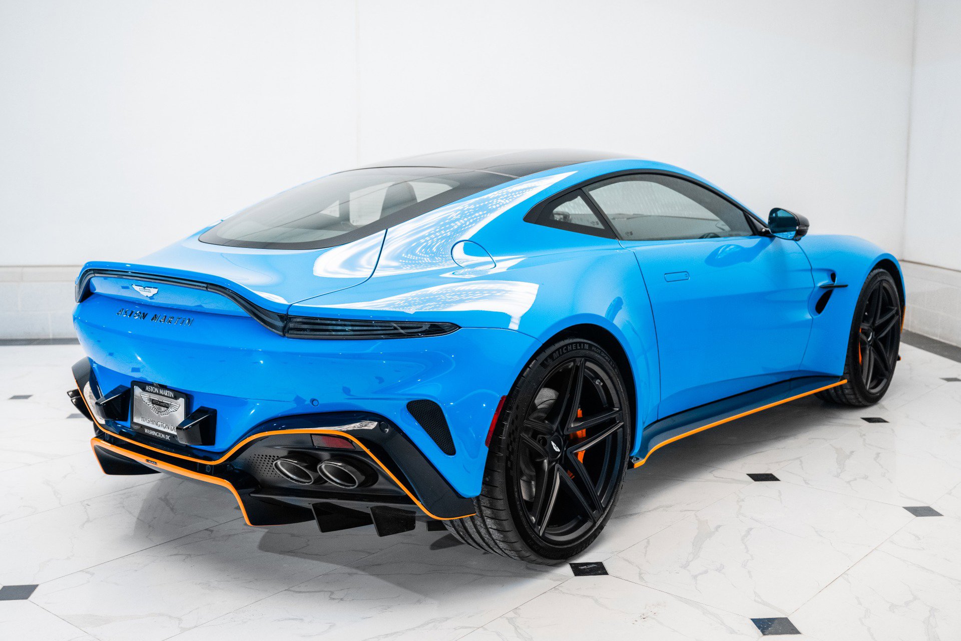 Used 2025 Aston Martin V8 Vantage Coupe image 41