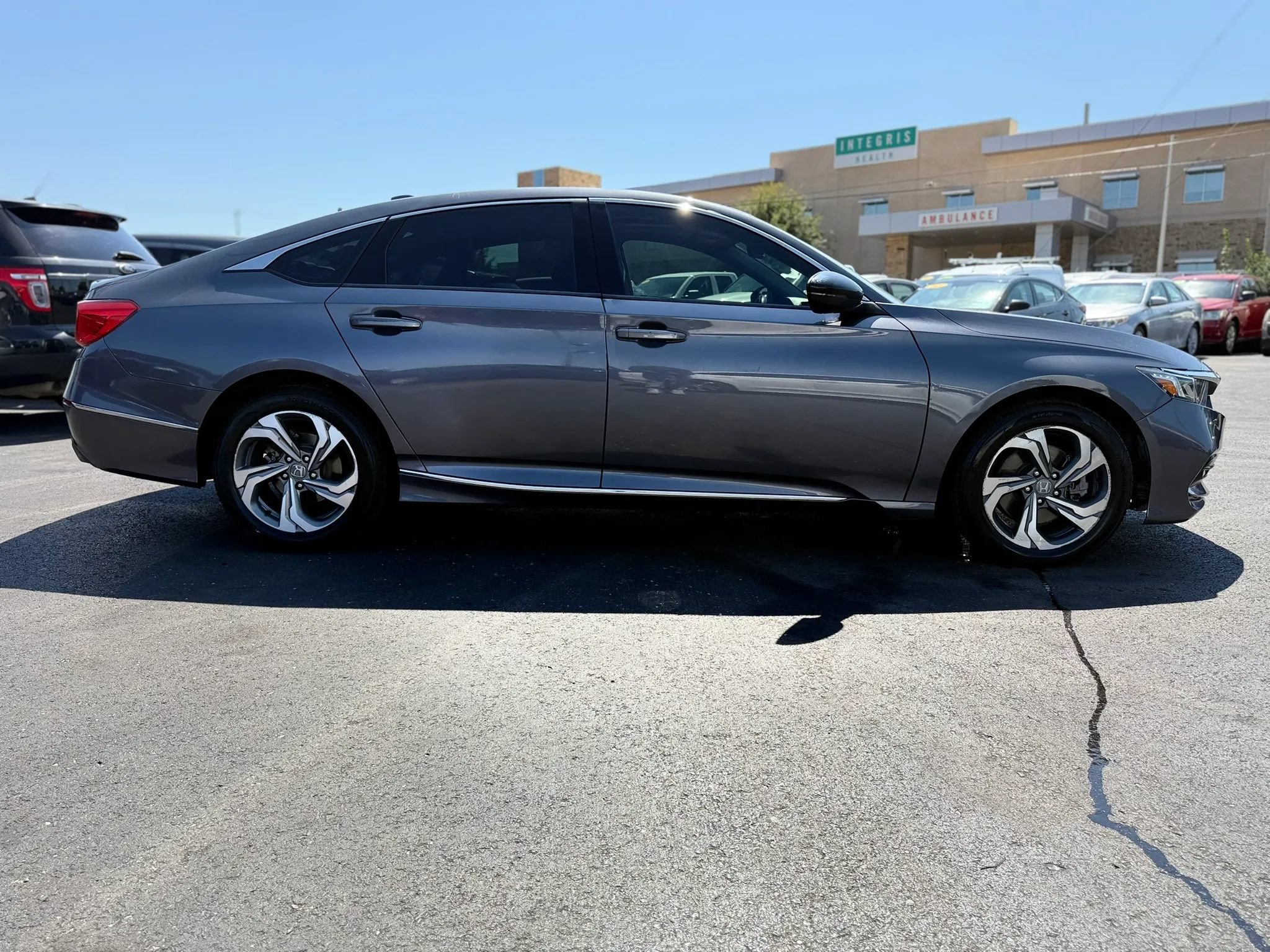 Used 2018 Honda Accord EX-L image 2