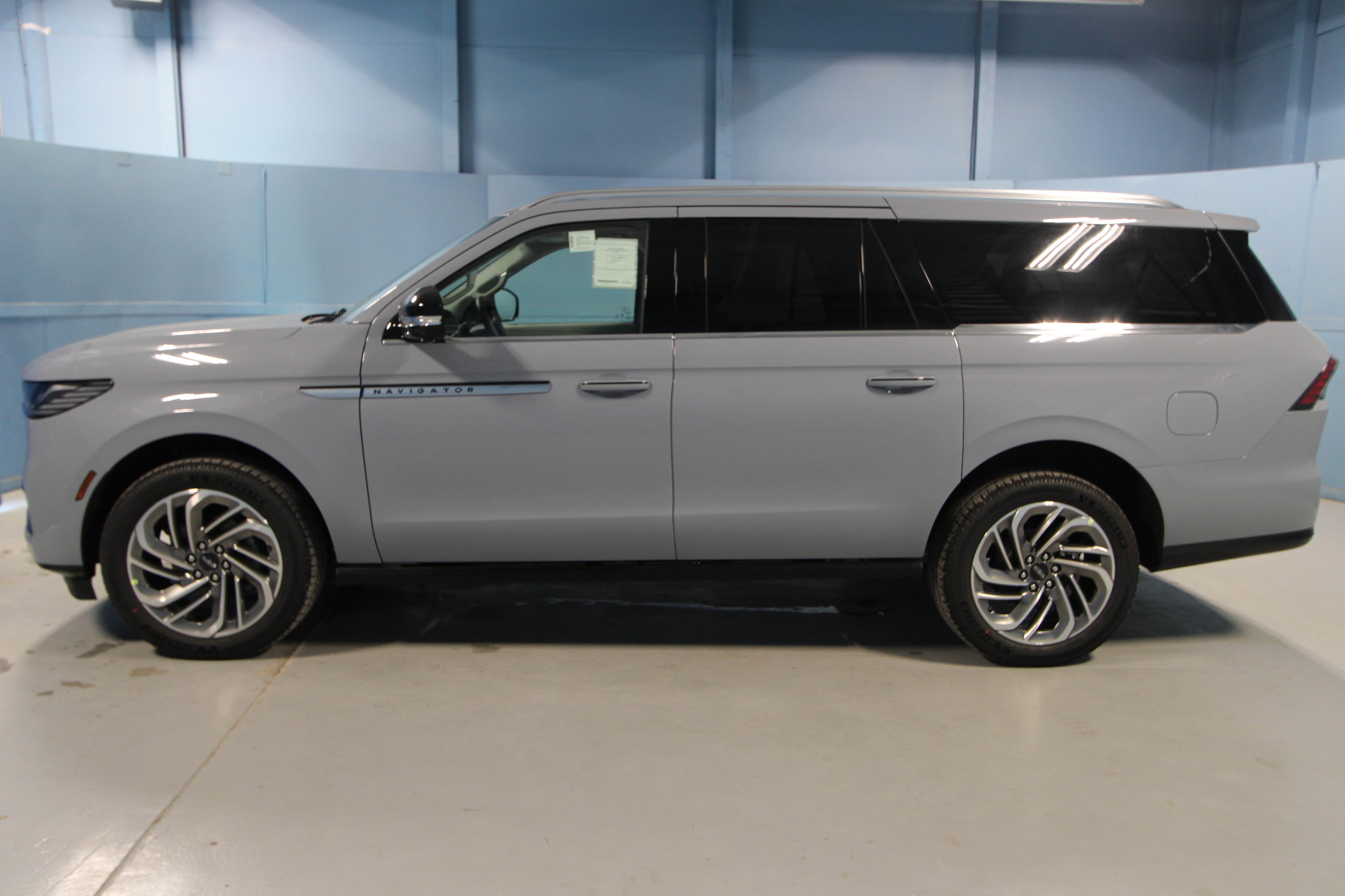 New 2026 Lincoln Navigator L Reserve AWD/4WD image 28