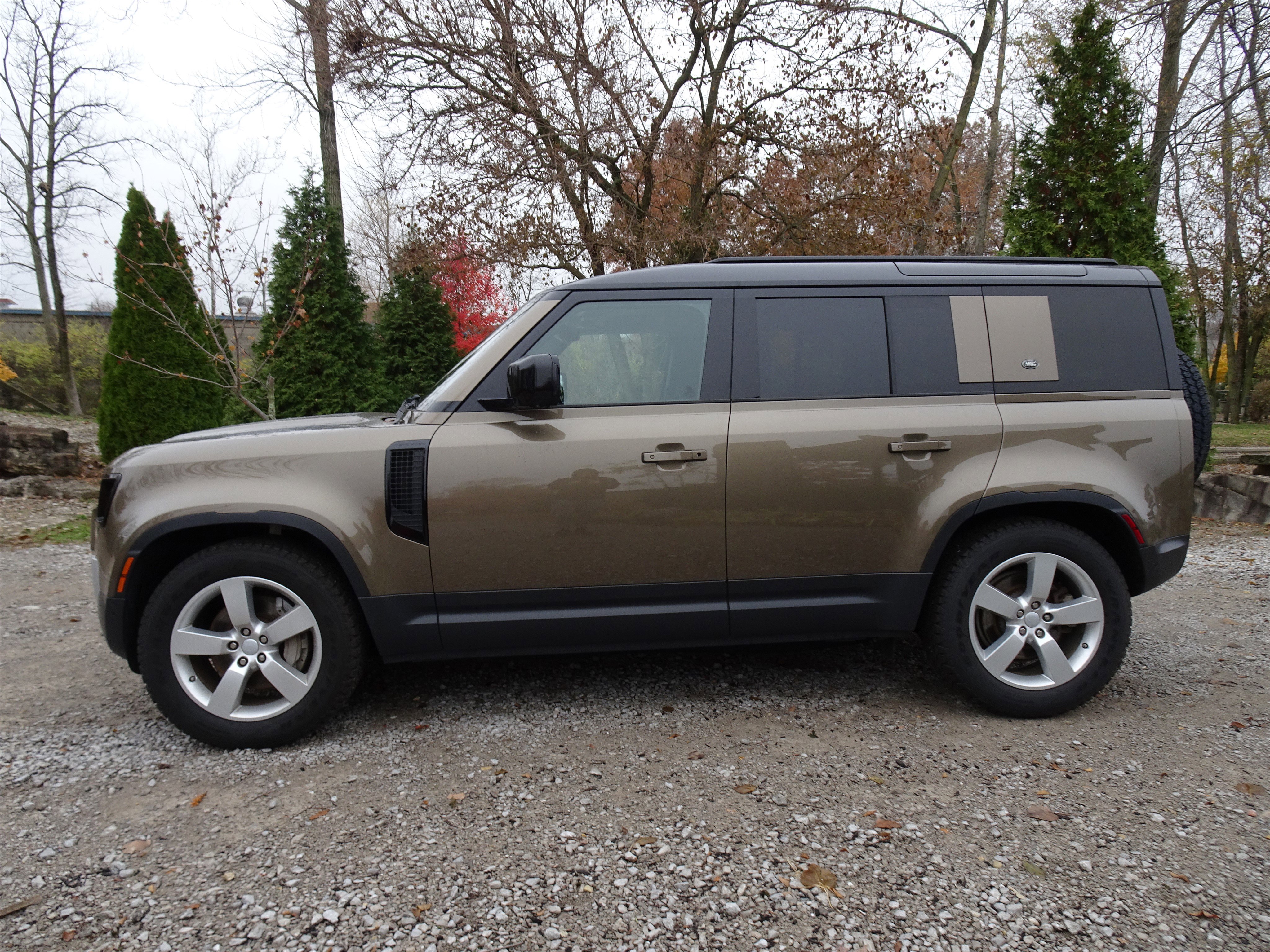 Used 2020 Land Rover Defender 110 First Edition image 6