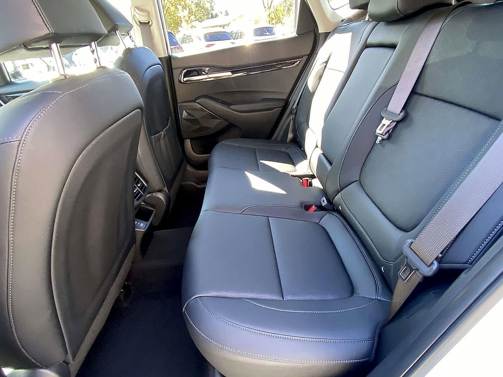 Used 2025 Kia Seltos SX w/ SX Sunroof Package image 13