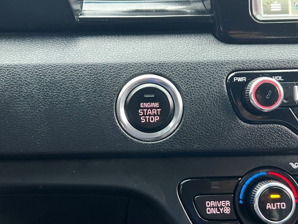 Used 2018 Kia Niro EX Premium image 22