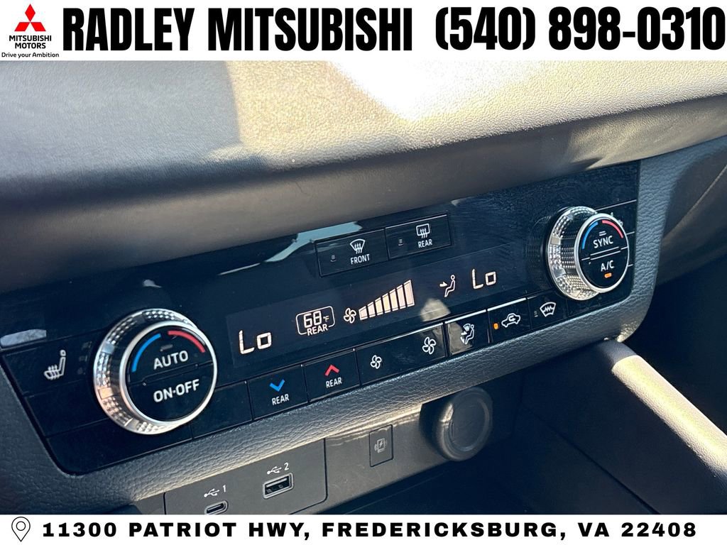 Used 2023 Mitsubishi Outlander SEL AWD/4WD image 10