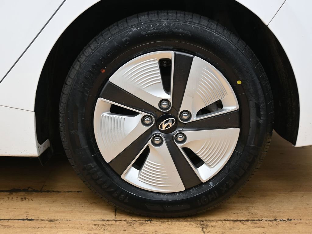 Used 2018 Hyundai Ioniq Blue image 12