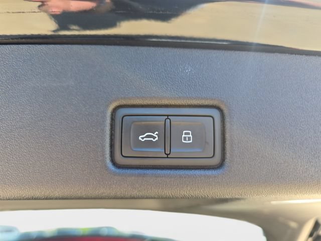 Used 2025 Audi Q5 Premium w/ Convenience Package AWD/4WD image 16