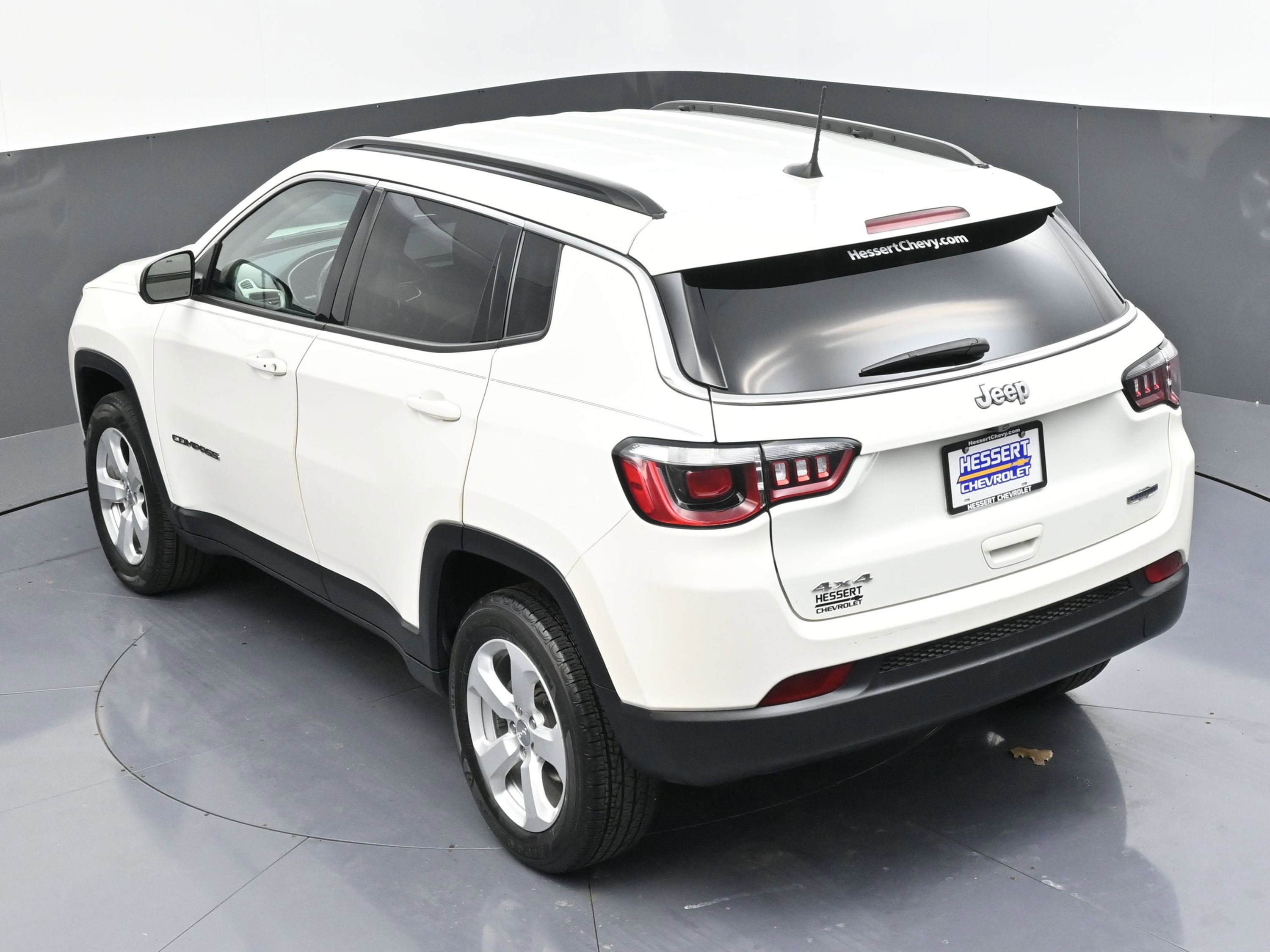 Used 2020 Jeep Compass Latitude w/ Cold Weather Group AWD/4WD image 47