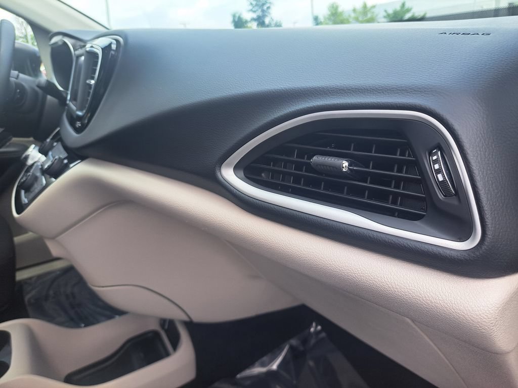 Certified 2023 Chrysler Voyager LX FWD image 34