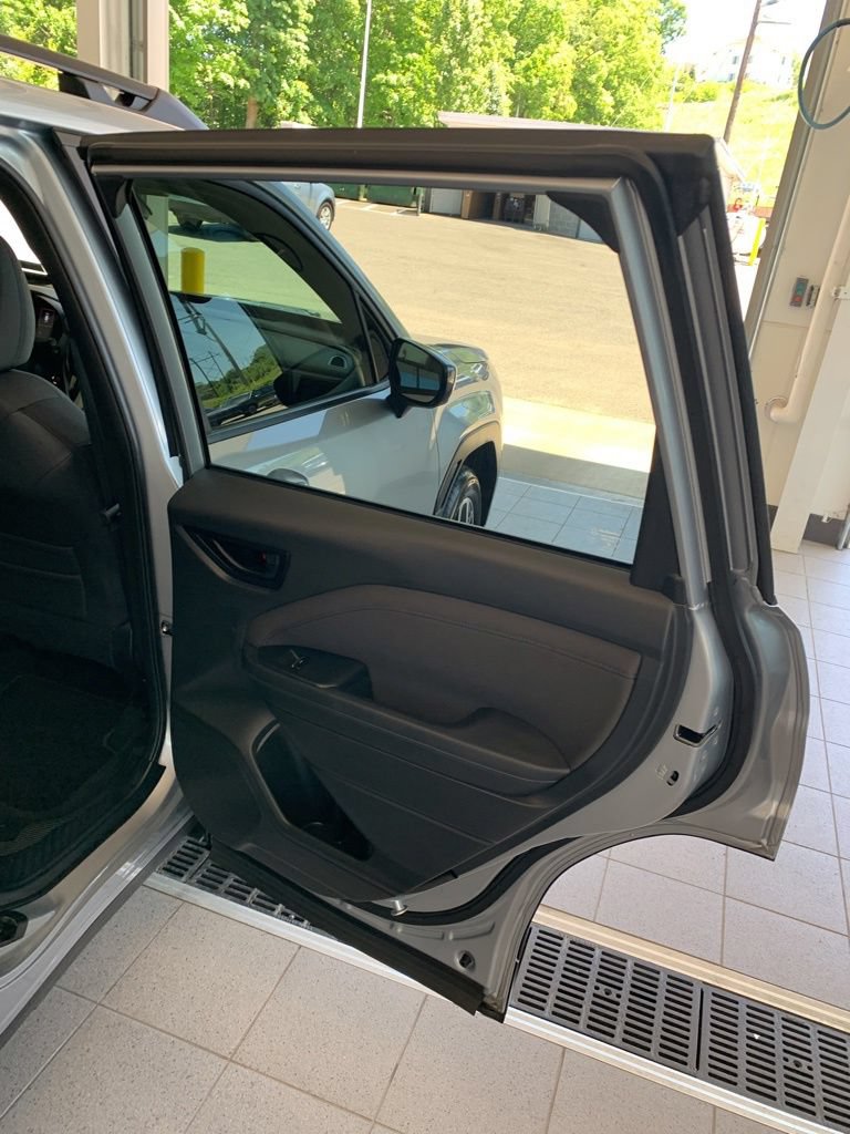 Used 2025 Subaru Forester Premium AWD/4WD image 12