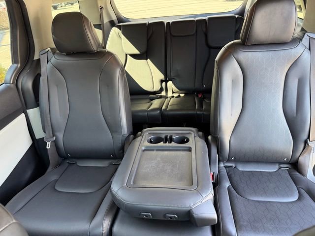 Used 2022 Kia Carnival LX image 33