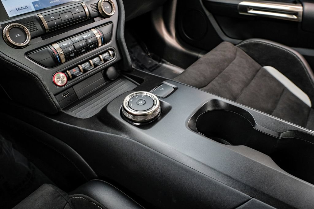 Used 2020 Ford Mustang Shelby GT500 w/ Carbon Fiber Track Pack RWD image 28