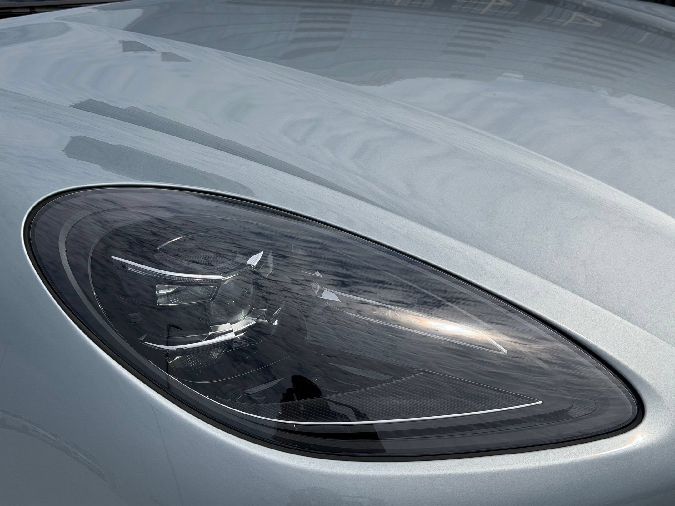 Certified 2023 Porsche Macan S AWD/4WD image 12