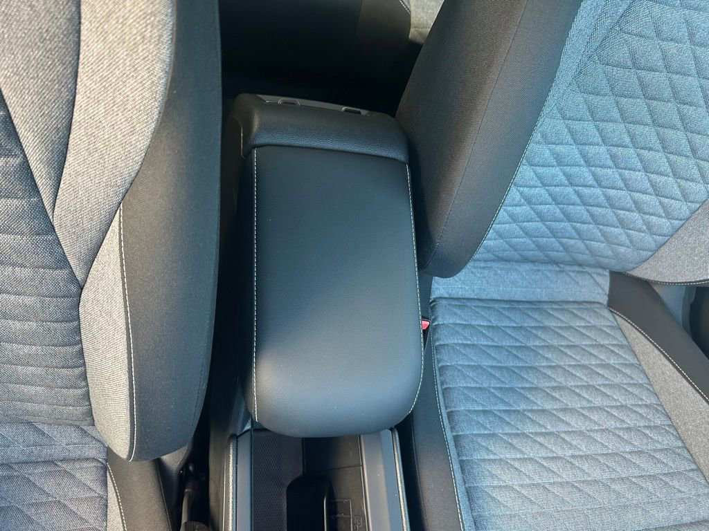 Used 2025 Volkswagen Tiguan S image 39