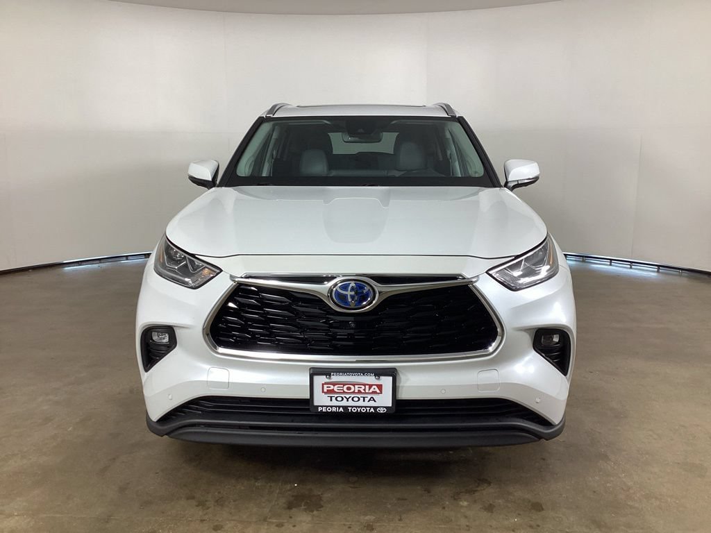 Used 2022 Toyota Highlander Limited AWD/4WD image 2