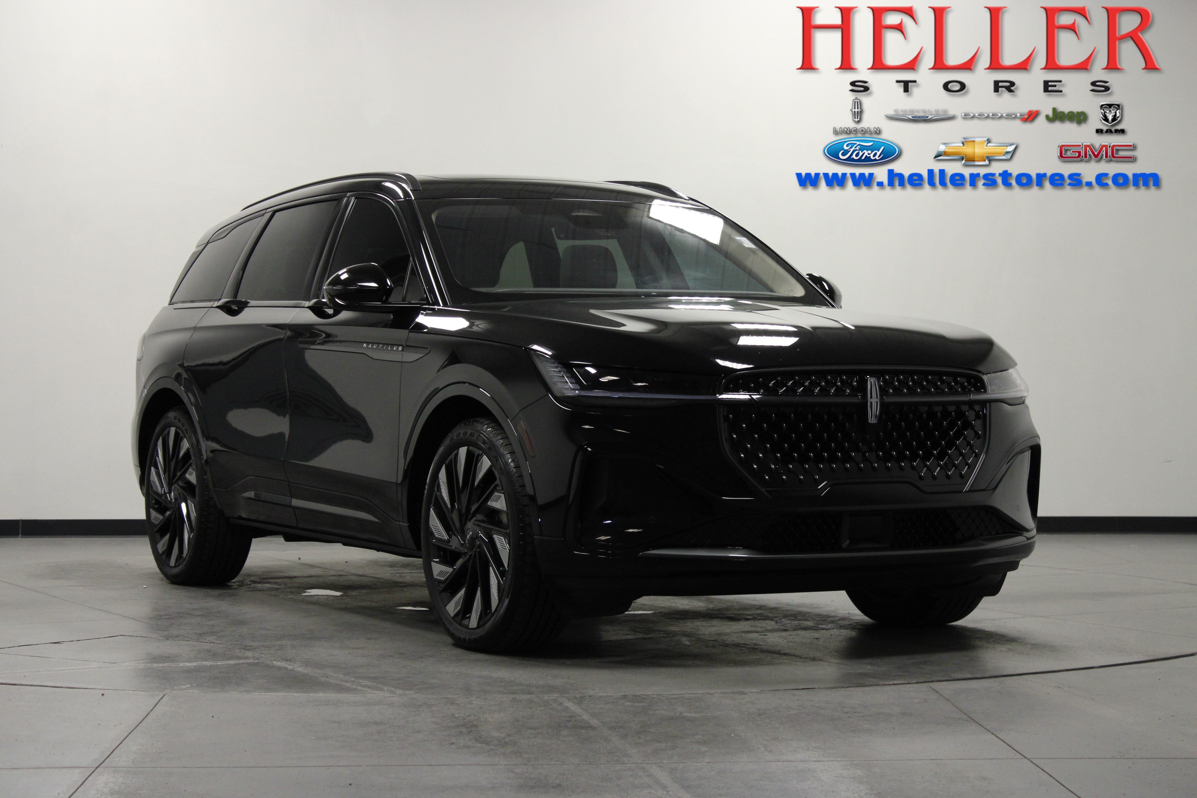 Used 2025 Lincoln Nautilus Reserve w/ Jet Appearance Package AWD/4WD image 1