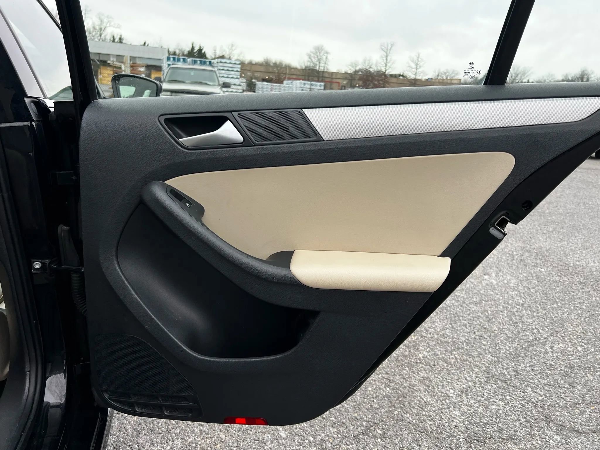 Used 2017 Volkswagen Jetta SE image 13