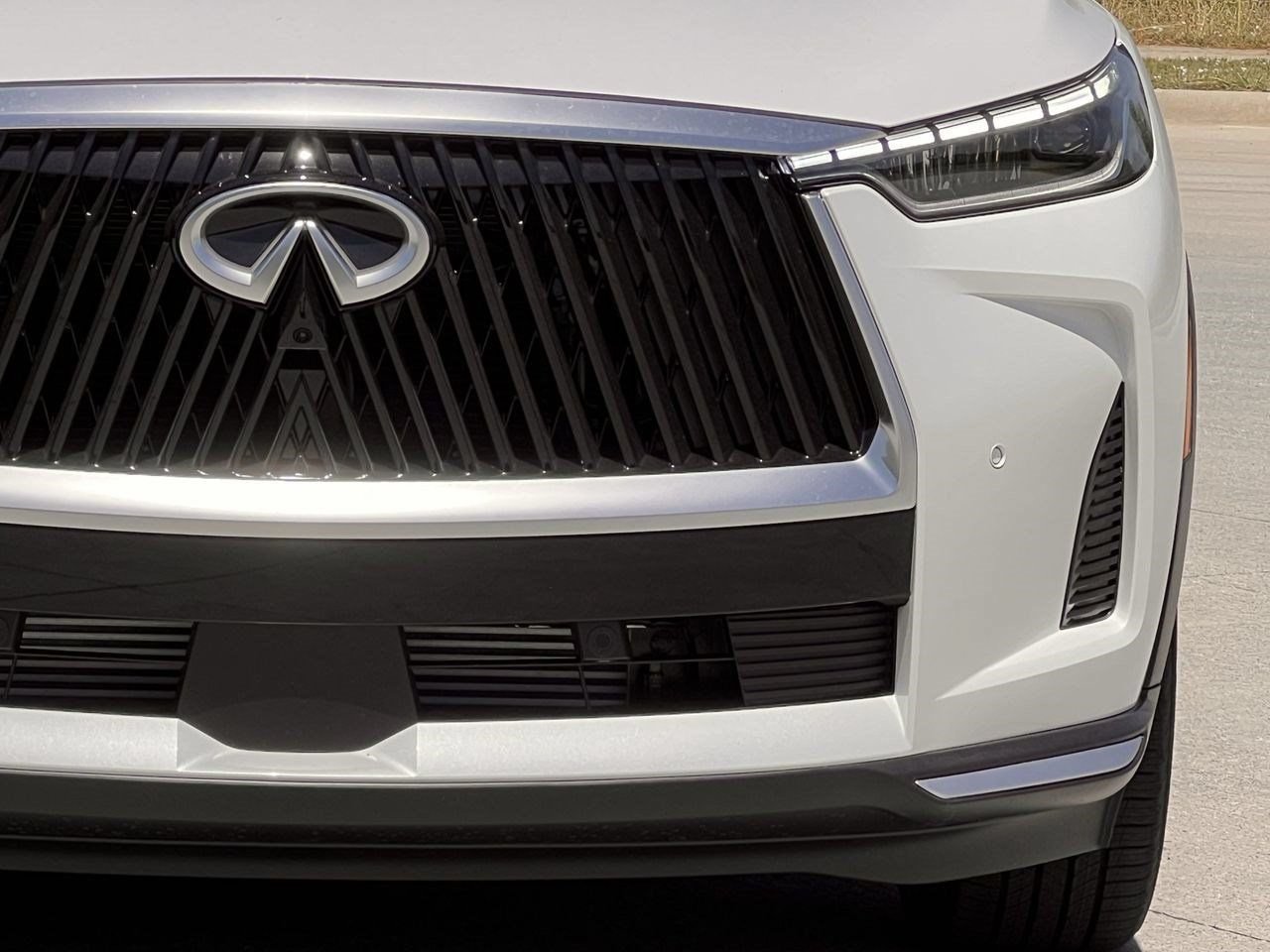 New 2027 INFINITI QX60 Luxe w/ Cargo Package FWD image 8