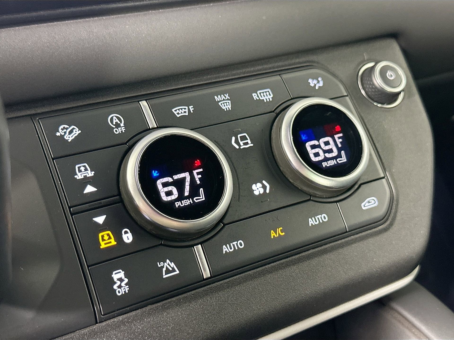 Certified 2024 Land Rover Defender 130 S image 18