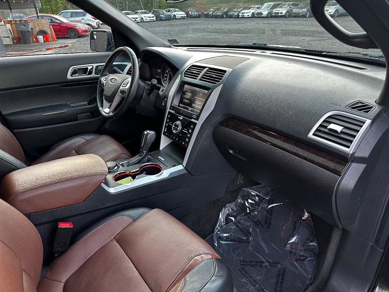 Used 2015 Ford Explorer Limited w/ Equipment Group 301A AWD/4WD image 20