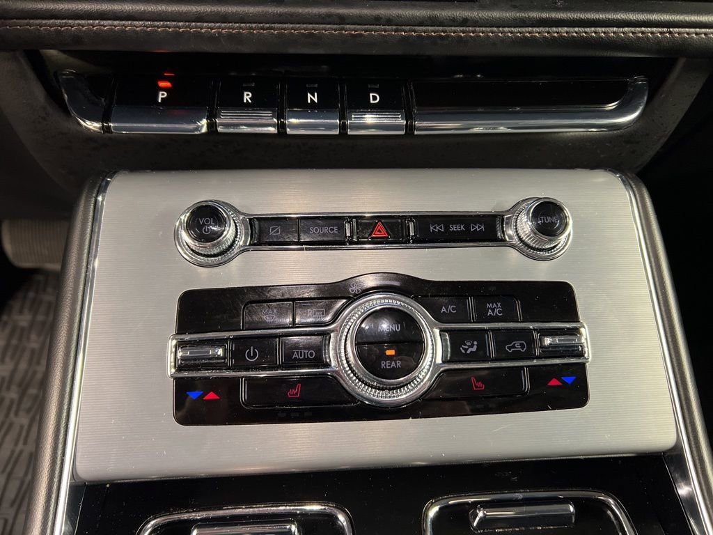 Used 2023 Lincoln Aviator AWD w/ Premium Package image 13