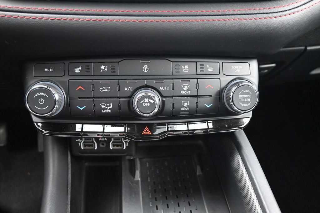Used 2025 Dodge Durango R/T AWD/4WD image 12