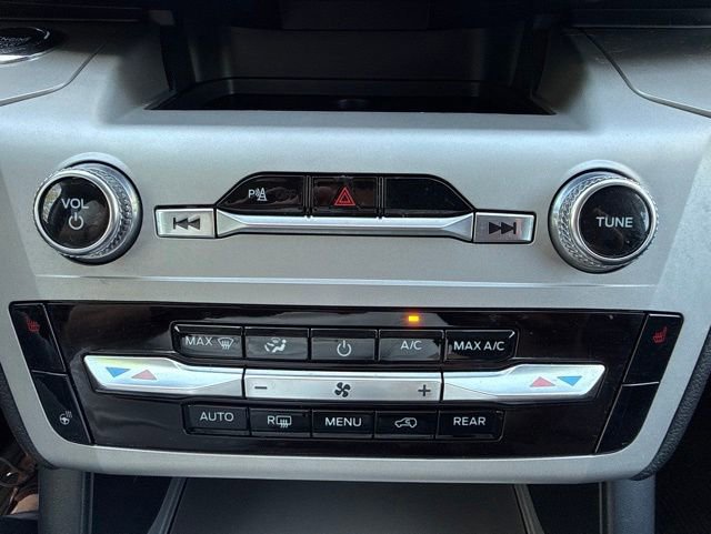 Used 2024 Ford Explorer XLT w/ Equipment Group 202A AWD/4WD image 25