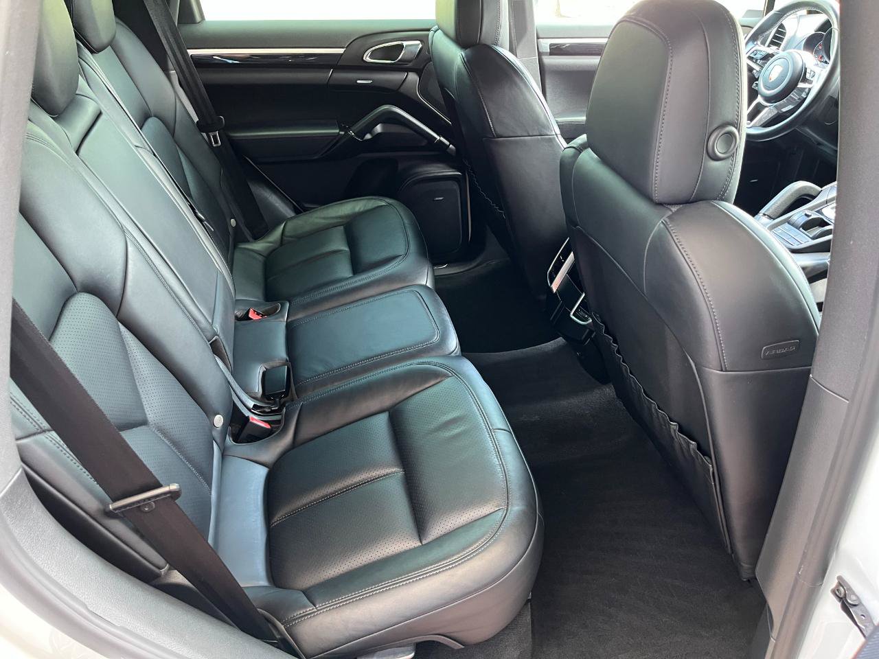 Used 2015 Porsche Cayenne Diesel AWD/4WD image 18