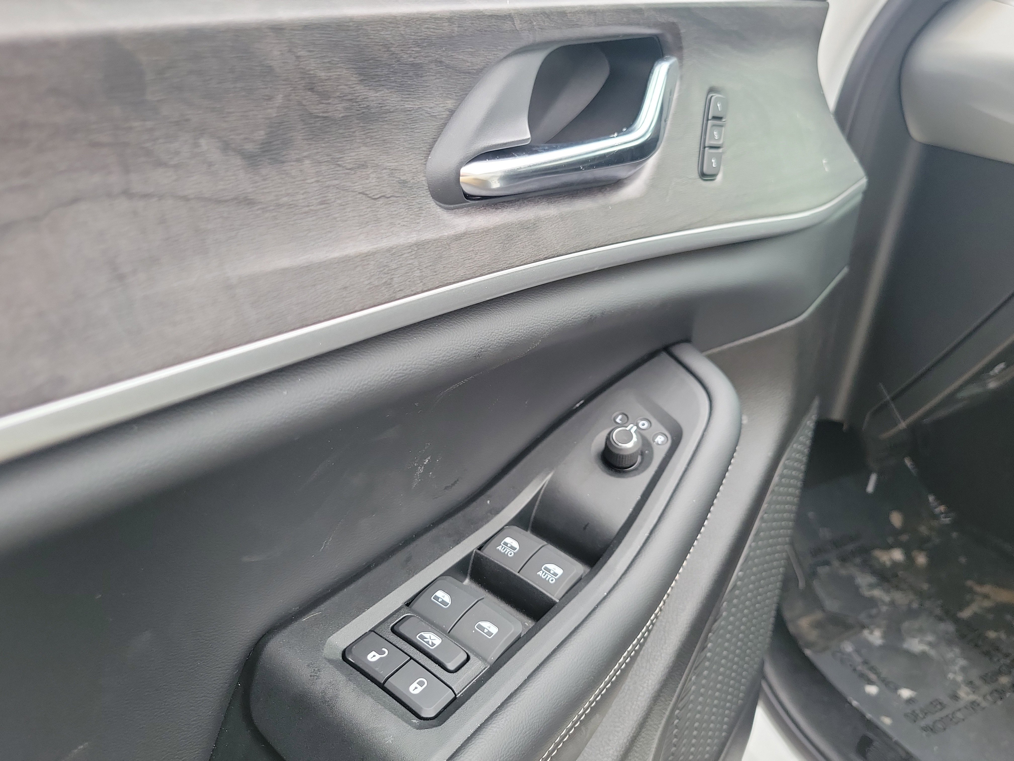 Used 2024 Jeep Grand Cherokee Limited image 7