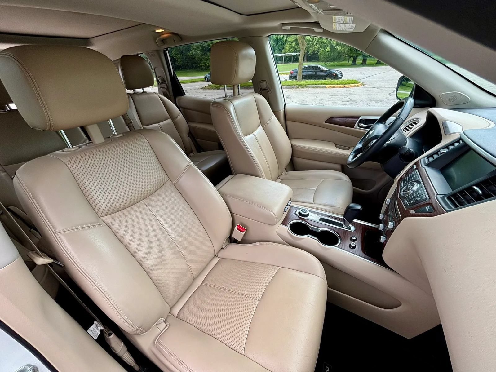 Used 2019 Nissan Pathfinder Platinum AWD/4WD image 17