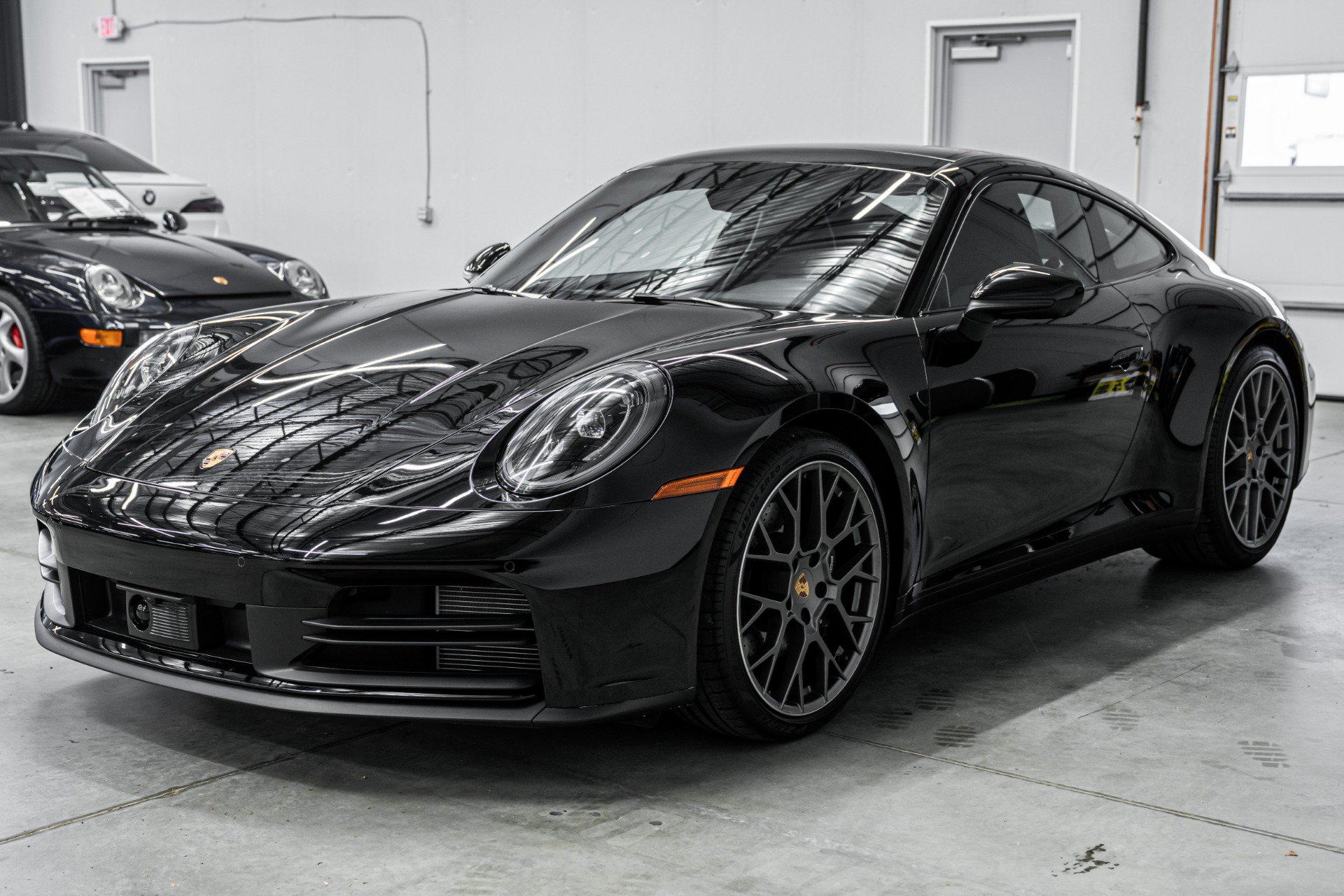 Used 2025 Porsche 911 Carrera RWD image 5