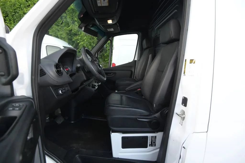 Used 2025 Mercedes-Benz Sprinter 2500 image 15