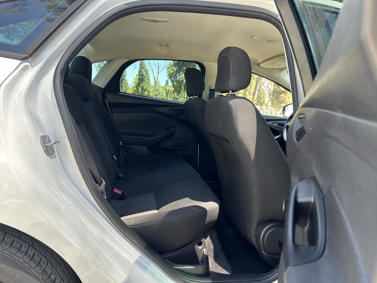 Used 2017 Ford Focus S image 22