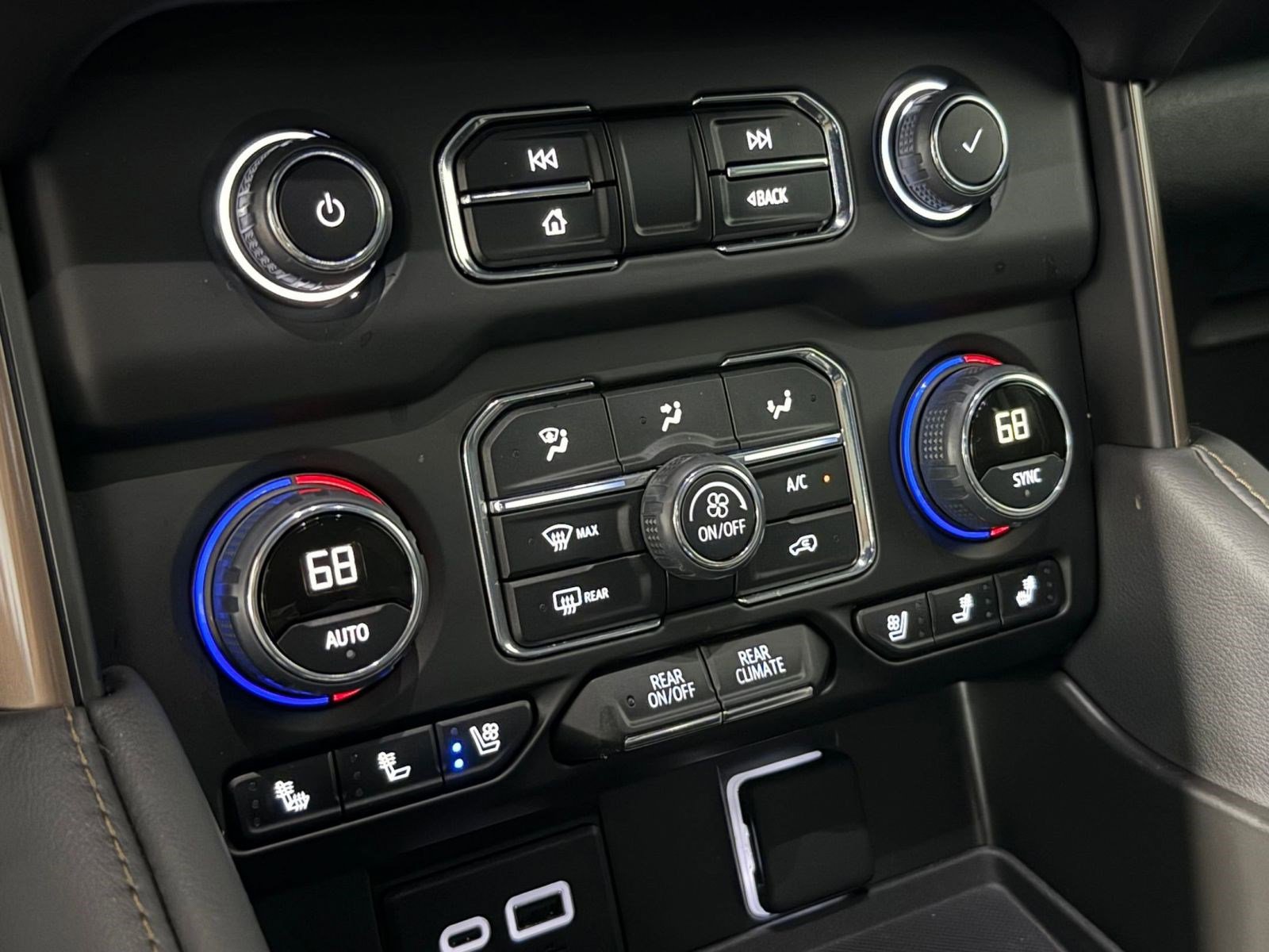 Used 2024 Chevrolet Tahoe High Country image 29